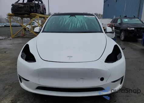 2023 Tesla Model Y z USA, uszkodzony, nr VIN 7SAYGDEE7PA102174